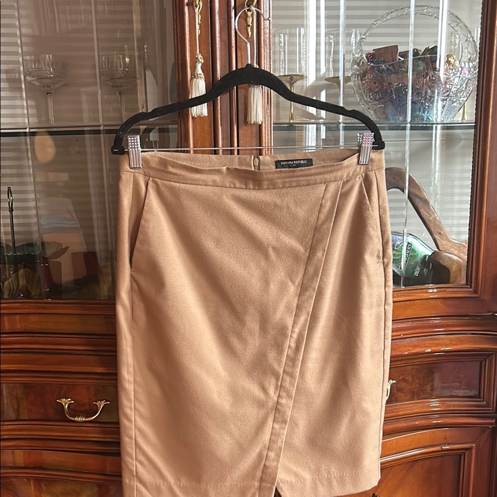 Banana Republic Tan Knee-length Wrap Pencil Skirt for Work